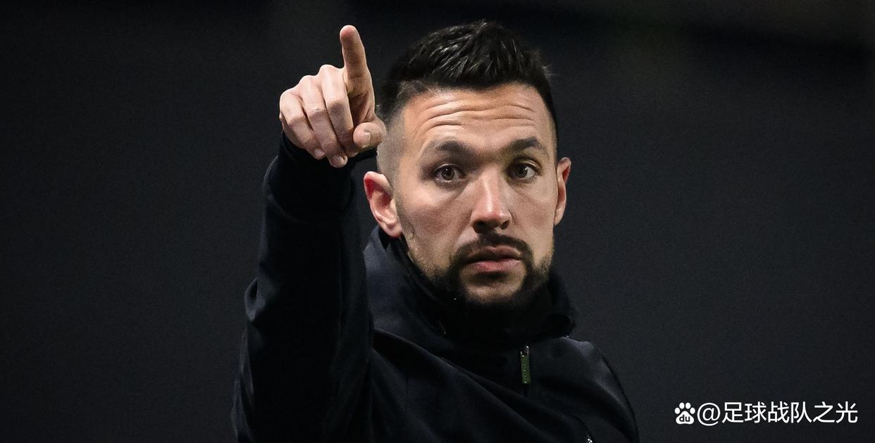 海星体育sports-关于欧联倒计时，阿贾克斯清晨回应争议，细节引发关注，球迷炸锅，训练强度明显提升的信息-海星体育sports