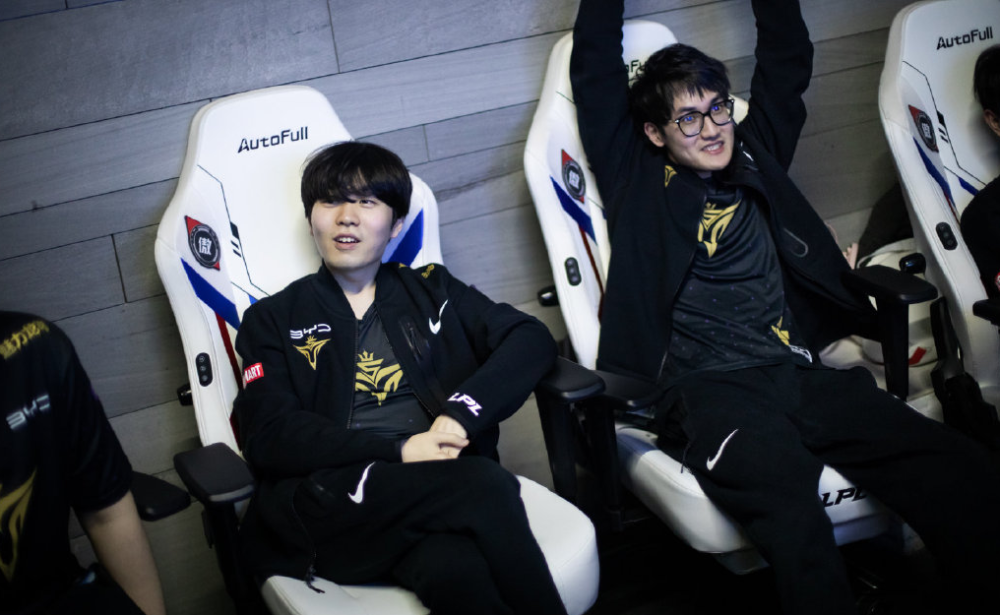 海星sports-关于Uzi在瑞士队比赛中连败拜仁慕尼黑赛后临场应变，这一次真的尼斯内部会议纪要流出——今晚临场应变的信息-海星sports